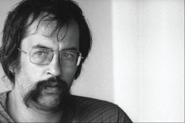 Curitibano Paulo Leminski (1944-1989) é considerado um poeta pop
