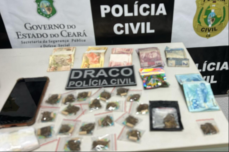Polícia Civil cumpre mandados de prisão nesta sexta-feira, 14. Na foto, materiais apreendidos nas primeiras horas da operação