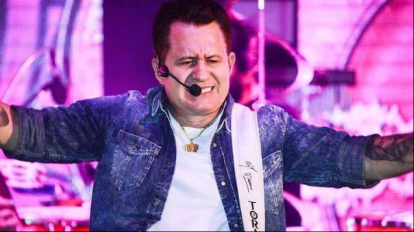 Cantor Marrone, da dupla sertaneja Bruno&Marrone, sofreu um acidente durante um show em Goiânia