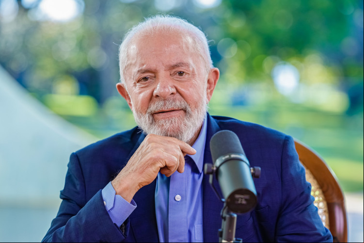 Presidente Lula diz que pretende iniciar uma "guerra" e focar em ações de combate à violência contra a mulher