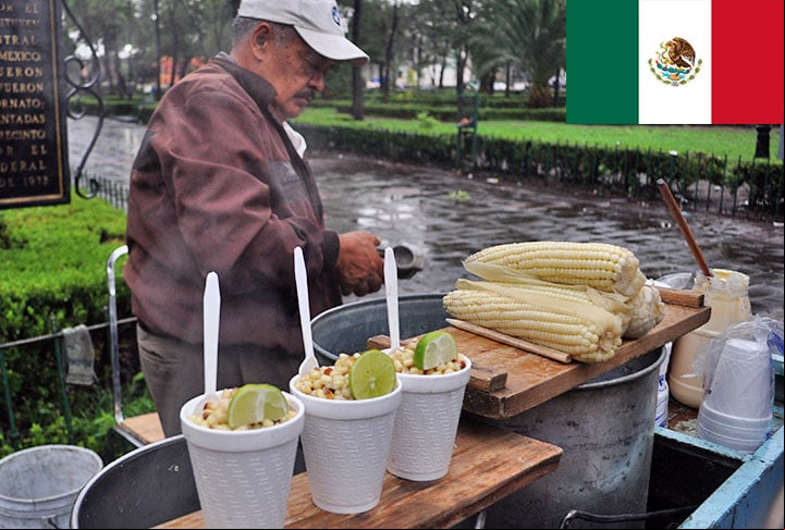 9º lugar - Esquites (México) - Grãos de milho branco que foram fervidos e amolecidos em água, que normalmente contém sal e epazote. Às vezes, o milho também é refogado na manteiga e na cebola depois de cozido.