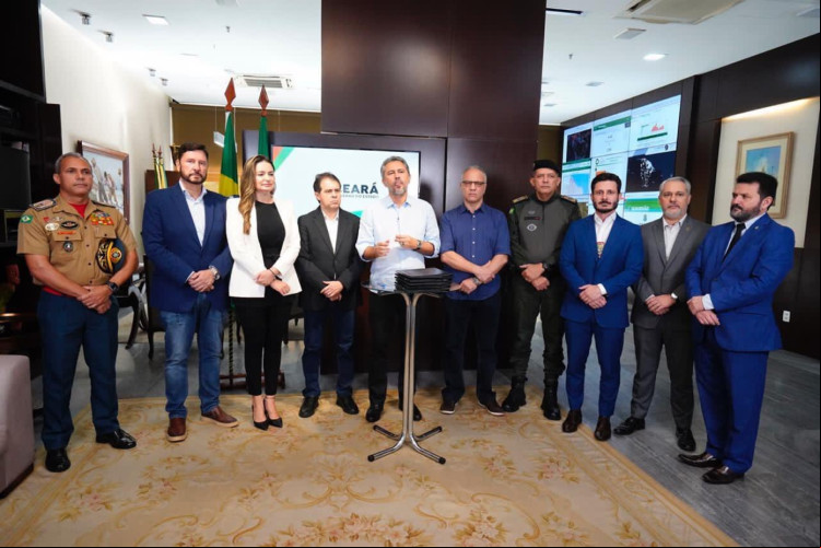 O governador Elmano de Freitas (PT) anunciou um pacote com quatro medidas na segurança pública