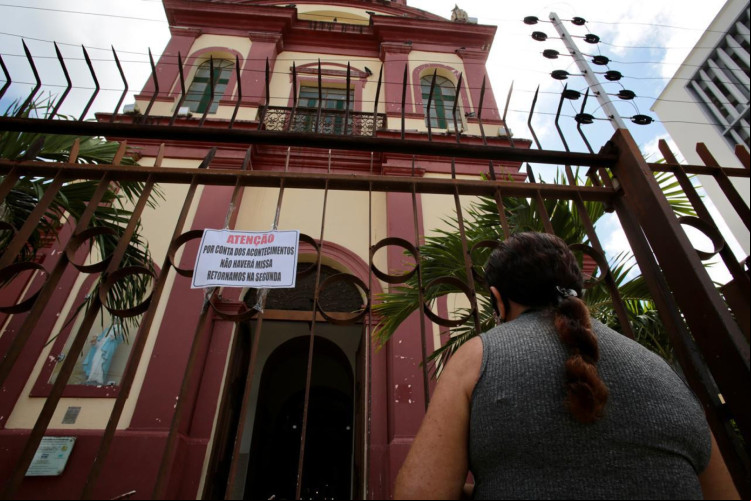 Incêndio atingiu parte do salão paroquial da Igreja do Patrocínio; missas foram retomadas nesta terça-feira, 2