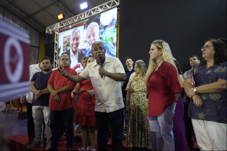 Waldemir Catanho iniciou assembleias em Caucaia. Primeiro encontro contou com a condução e presença da deputada Luizianne Lins