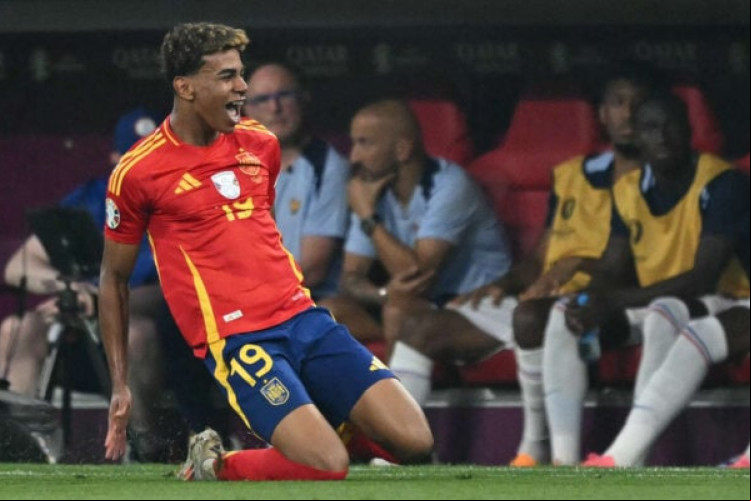 Atacante decide partida a favor da Espanha e disputará final da Eurocopa contra adversário que saíra entre Inglaterra e Holanda