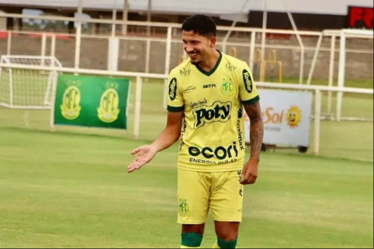 O volante Yuri Lima atua atualmente pelo Mirassol; jogador traiu a cantora Iza