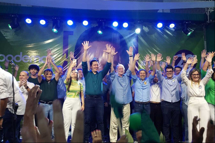 CARMELO e Ciro no palanque eclético de Glêdson