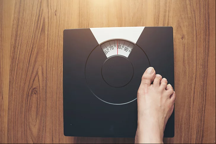Com o aumento do índice de obesidade no mundo, a preocupação com o peso na balança se tornou algo cada vez mais recorrente na vida das pessoas. Por isso, é fundamental encontrar maneiras de equilibrar sua alimentação e se manter ativo, quando possível.