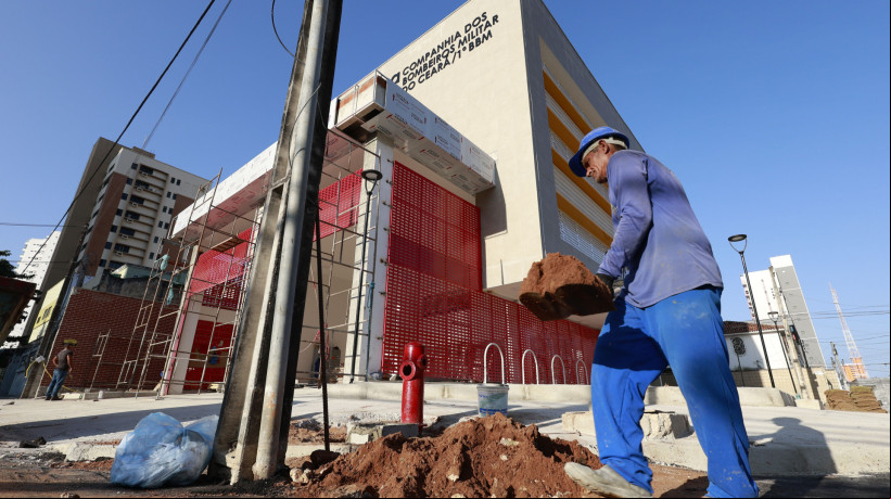 Fortaleza, CE, BR 22.07.24 - Andamento das obras da 2º Companhia dos Bombeiros do Estado do Ceará (local onde ficava o Edifício Andrea) (FCO FONTENELE / O POVO)