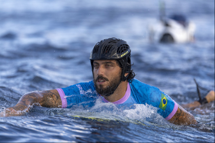 Bicampeão mundial, Filipe Toledo caiu na