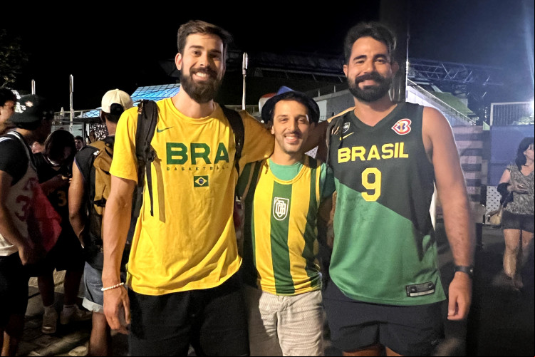 Pedro Galvão, Rodrigo Canteli e Henrique Farineli assistiram a EUA x Brasil pelo basquete masculino Pedro Galvão, Rodrigo Canteli e Henrique Farineli assistiram a EUA x Brasil pelo basquete masculino