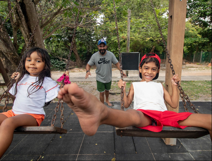 FORTALEZA, CEARÁ, BRASIL, 10-08-2024: Movimentação de famílias no Dia dos Pais no Parque do Cocó com algumas brincadeiras, piqueniques e alegria entre pais e filhos. (Foto: Samuel Setubal/ O Povo)