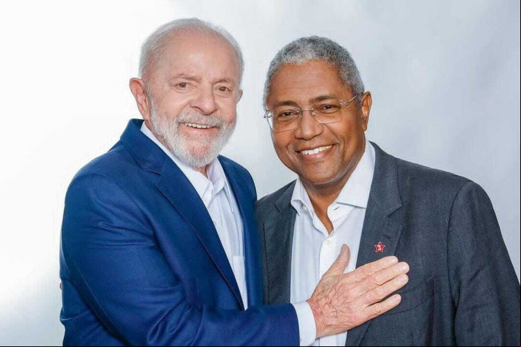 O candidato à Prefeitura de Caucaia, Waldemir Catanho (PT), com o presidente Luiz Inácio Lula da Silva (PT)