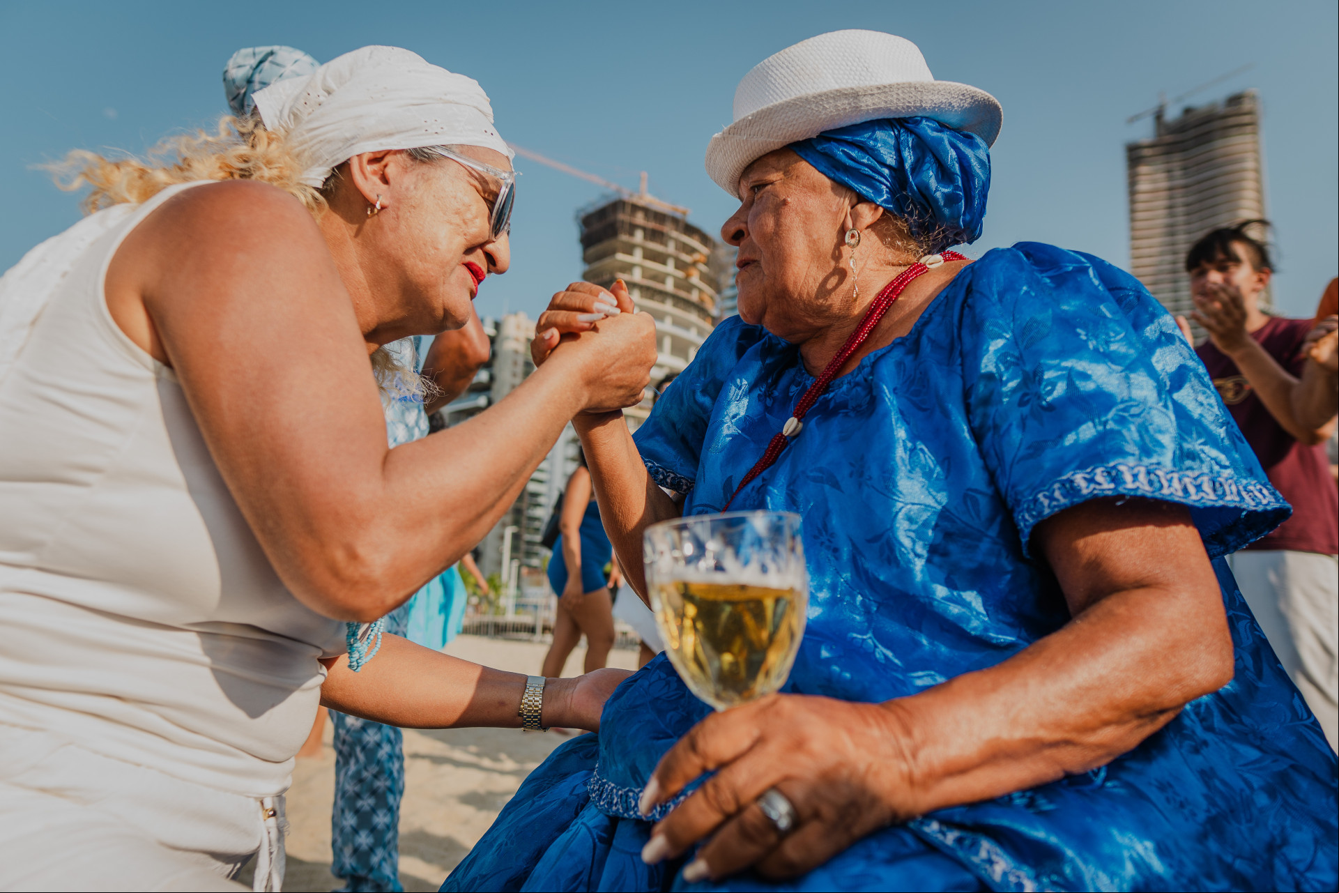 FORTALEZA-CE, BRASIL, 15-08-2024: Festa de Iemanjá, na Praia de Iracema, com grande estrutura disponibilizada aos terreiros e espaços de religiosos . (Foto: Fernanda Barros/O Povo)