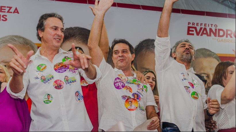 ￼CAMILO Santana, Evandro Leitão e Elmano de Freitas na inauguração do Comitê Central, ontem à noite