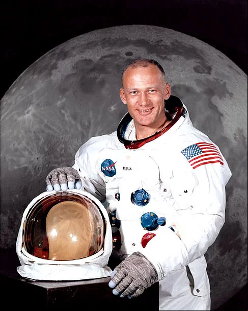 Embora Buzz Aldrin tenha feito parte da primeira missão que pousou na Lua, ao longo da história outras naves tripuladas também chegaram até lá.