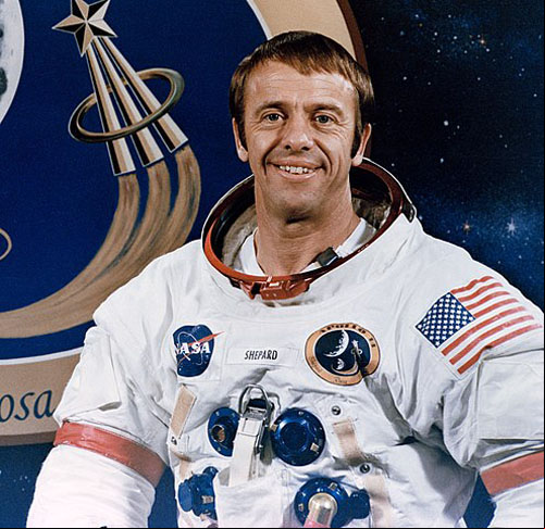Alan Shepard - Nascido em 18/11/1923. Formado pela Academia Naval dos EUA/Colégio de Guerra Naval. Pisou na Lua em 5/2/1971. Morreu em 21/7/1998, aos 74 anos.