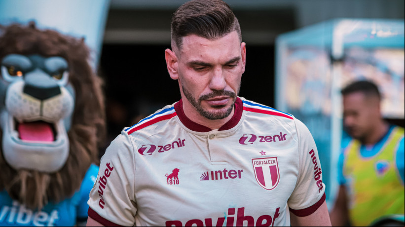 Goleiro João Ricardo no jogo Fortaleza x Criciúma, no Castelão, pelo Campeonato Brasileiro Série A 2024