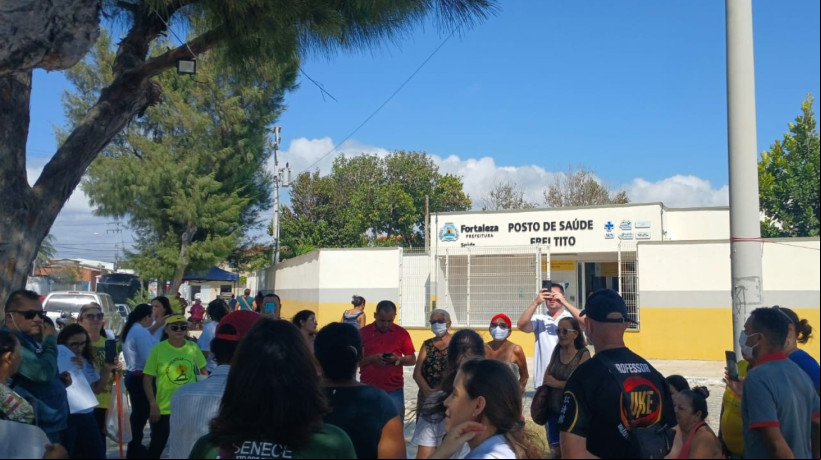 Agentes comunitários de saúde do Posto Frei Tito, localizado no bairro Caça e Pesca, em Fortaleza