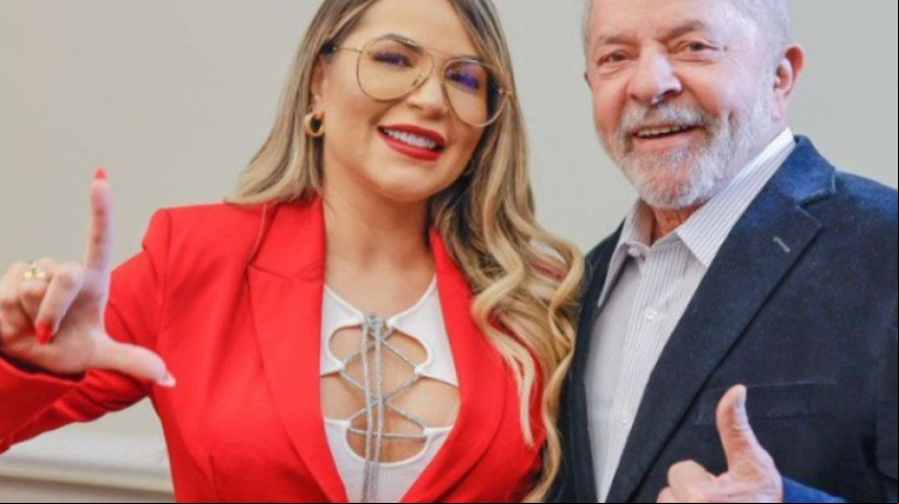 Deolane Bezerra posta foto ao lado de Lula, em 2022