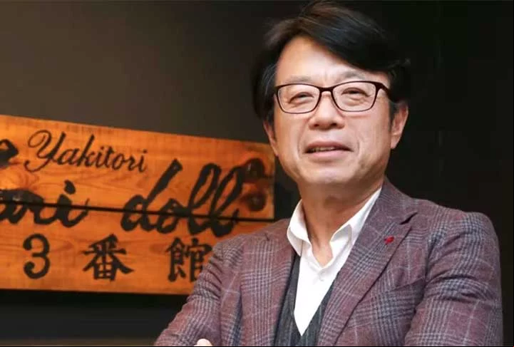 O bilionário japonês Takaya Awata criou uma cadeia de restaurantes e vem expandindo seus negócios no setor de fast-foods a tal ponto que pode ser capaz de ameaçar redes famosas, como McDonald’s e KFC, segundo matéria da revista Forbes.