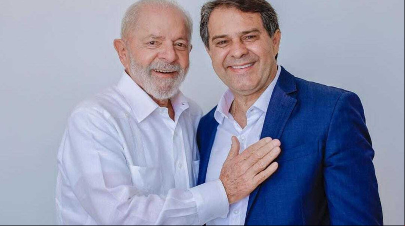 O presidente Luiz Inácio Lula da Silva (PT) com Evandro Leitão (PT)