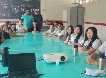 Alunos da rede pública de Várzea Alegre representam o Brasil participando do primeiro intercâmbio virtual entre Brasil e Índia 