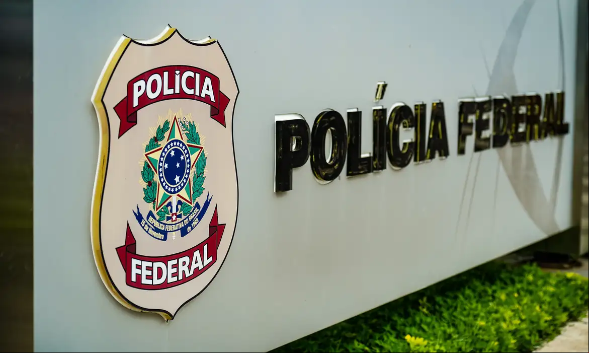 Polícia Federal investiga incêndio na área do Inpa em Manaus