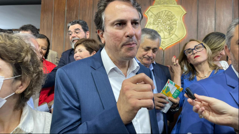 Ministro Camilo Santana (PT) em evento no palácio da Abolição na tarde de quinta-feira,19, em Fortaleza.