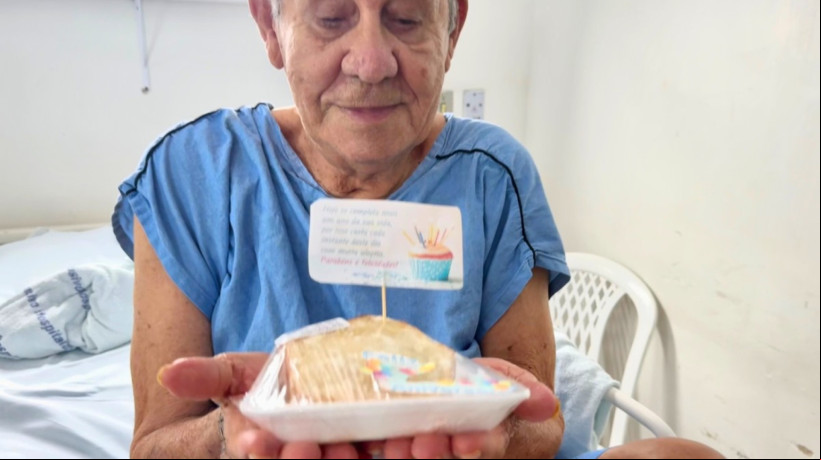 O senhor Basílio de Freitas comemorou seus 86 anos na unidade de saúde