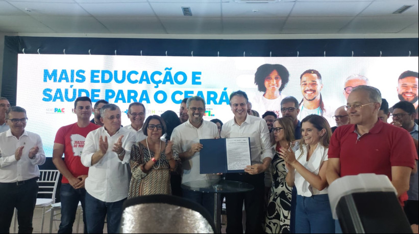 Estiveram presentes na o ministro da Educação, Camilo Santana, o governador Elmano de Freitas, o reitor da UFCA e representantes da Ebersh.