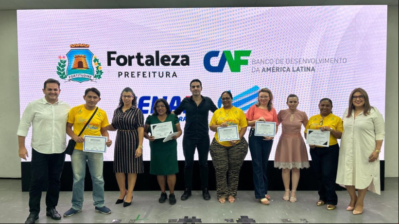 Projeto Costurando o Futuro: mais de 700 certificados de cursos profissionalizantes são entregues para cistureiras