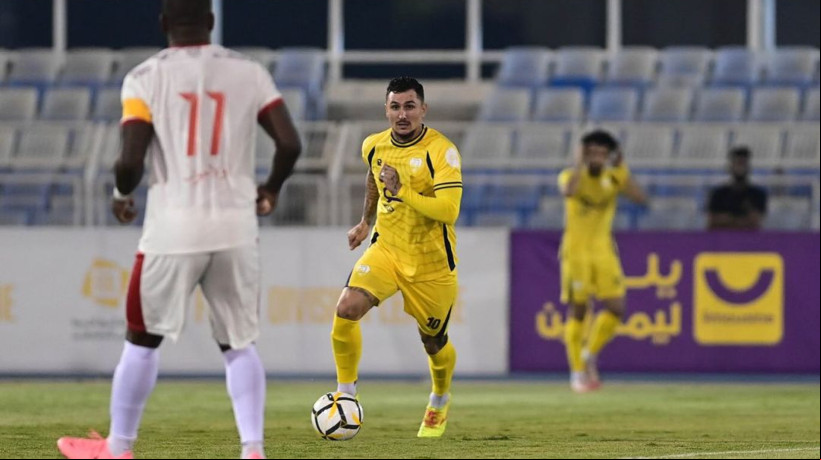 Vina em atuação pelo Al Jubail, da Arábia Saudita