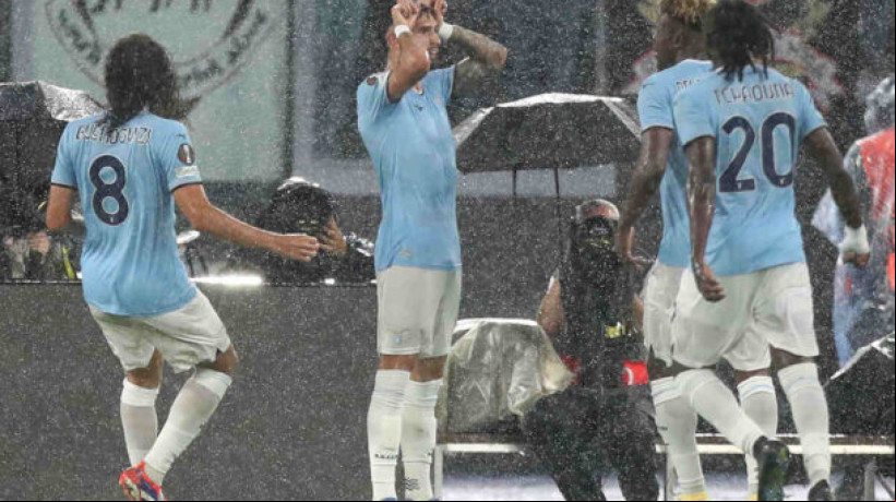 Equipe italiana não tomou conhecimento dos ses e venceu por 4 a 1, no Estádio Olímpico de Roma, e manteve os 100% de aproveitamento
