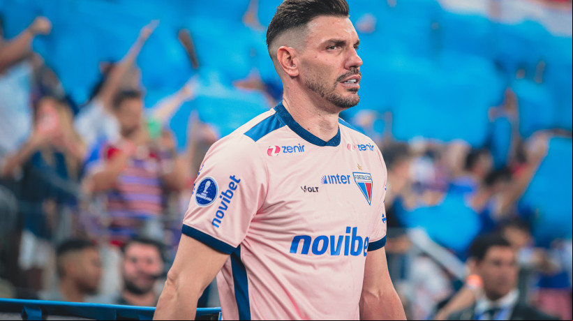 Goleiro João Ricardo no jogo Fortaleza x Corinthians, no Castelão, pela Copa Sul-Americana 2024