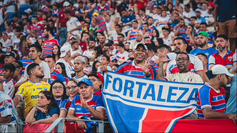 Torcida do Fortaleza no jogo Fortaleza x Corinthians, no Castelão, pela Copa Sul-Americana 2024