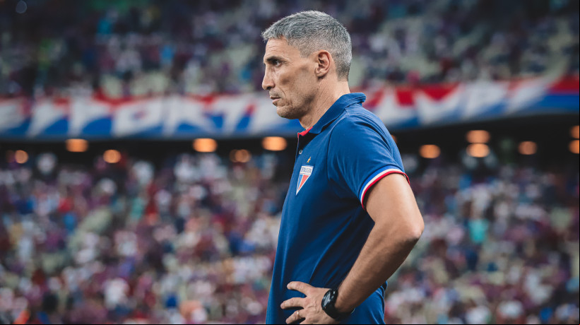 Técnico Vojvoda no jogo Fortaleza x Bahia, no Castelão, pelo Campeonato Brasileiro Série A 2024