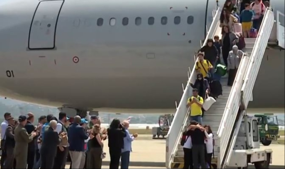 O contato com brasileiros no Líbano é feito pelo Ministério das Relações Exteriores, que organiza as operações de repatriação.