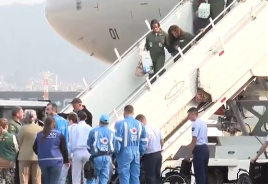 Em 8/10, mais um avião da Força Aérea Brasileira chegou ao aeroporto de Guarulhos, em São Paulo,