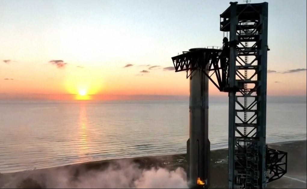 Afinal, a SpaceX é uma empresa aeroespacial fundada por Elon Musk, focada em desenvolver foguetes reutilizáveis e promover viagens espaciais comerciais, com foco numa possível colonização de Marte.