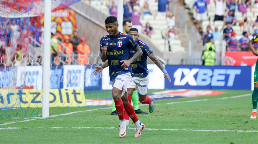 Volante Hércules comemora gol no jogo Fortaleza x Cuiabá, no Castelão, pelo Campeonato Brasileiro Série A 2024