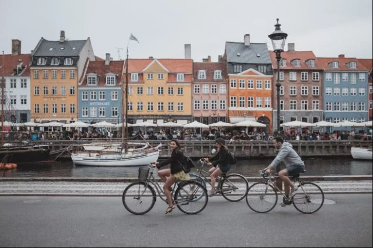 8º) Dinamarca - População: 5,9 milhões de habitantes; Capital: Copenhague; PIB Per capita: US$ 44.325; Índice de Desenvolvimento Humano (IDH): 0,940.