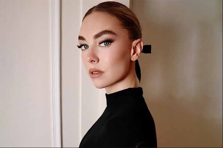 A atriz britânica Vanessa Kirby interpretará Sue Storm/Mulher Invisível. Ela ficou conhecida por interpretar Princesa Margaret entre 2016 a 2019 na série The Crown, da Netflix, que lhe rendeu o BAFTA de Melhor Atriz Coadjuvante em TV e uma indicação ao Emmy do Primetime de melhor atriz coadjuvante em série dramática.