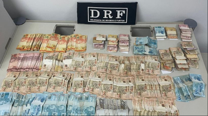 Mais de R$ 53 mil e aparelhos celulares são apreendidos em Fortaleza