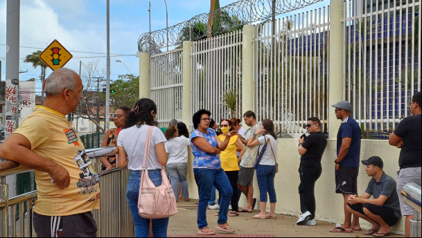Filas já registradas na Avenida Aguanambi, em Fortaleza