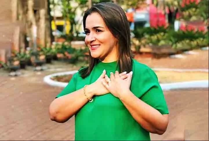 Campo Grande (Mato Grosso do Sul): Adriane Lopes (PP) foi reeleita prefeita e terá como vice Camilla Nascimento de Oliveira, do Avante. Com 100% das urnas apuradas, a política, de 48 anos, teve 222.699 votos, o que corresponde a 51,45% dos votos válidos, e derrotou Rose Modesto, que obteve 210.112 votos, o equivalente a 48,55%.