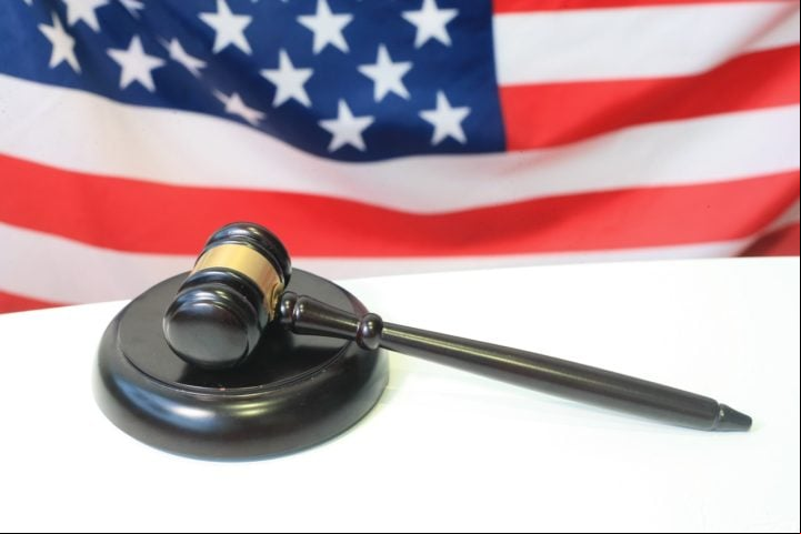 Nos Estados Unidos, a Corte Suprema levou dez anos para decidir que a Constituição garantia o direito ao casamento entre pessoas do mesmo sexo. Por lá, a barriga de aluguel comercial é permitida em alguns estados americanos.