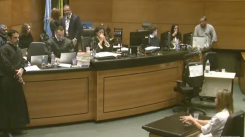 Ágatha Arnaus, viúva de Anderson Gomes, presta depoimento ao tribunal do júri