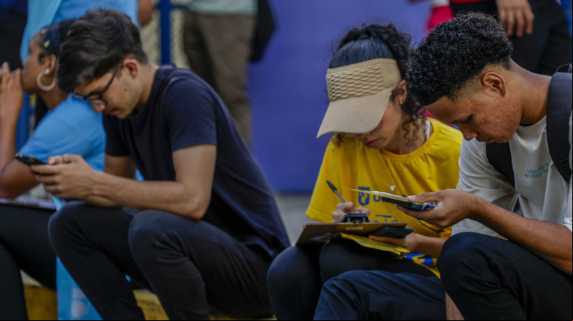 Saída de candidatos à prova do ENEM 2024 na Universidade de Fortaleza