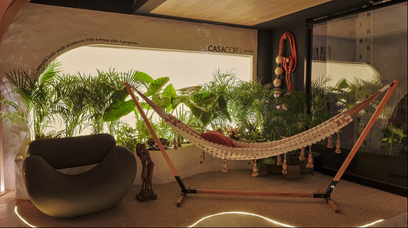O loung Raízes Cearenses é apresentado pelo Barrocas Arquitetos Associados como um mergulho no movimento cultural Pessoal do Ceará